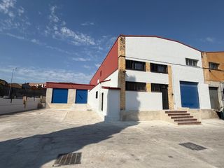 Location B�timent � usage industriel dans Avinguda principal 3. Sentmenat. muelles de carga para tir � furgonetas.