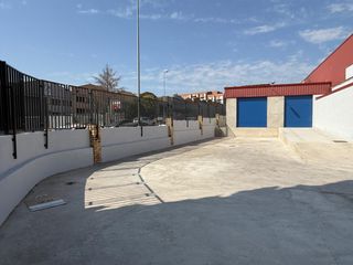 Miete Fabrikhalle in Avinguda principal 3. Sentmenat. muelles de carga para tir – furgonetas.