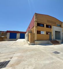 Miete Fabrikhalle in Avinguda principal 3. Sentmenat. muelles de carga para tir – furgonetas.