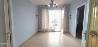 Pis  Carrer de provença. Atico con balcón y vistas despejadas.