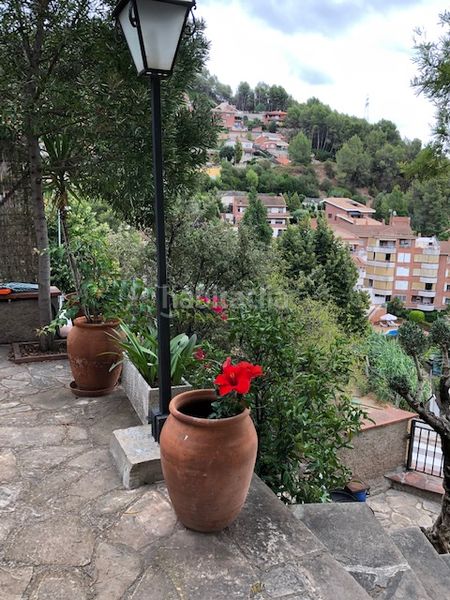 Foto 7a673578-000c-4bd5-ba00-909a8ce69d2d. Xalet amb xemeneia calefacció aparcament a Palma de Cervelló (La)