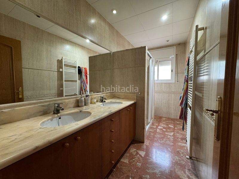 Foto 14acc084-55f9-4a67-9b74-871ff993f276. Casa amb xemeneia calefacció aparcament piscina a Vallirana