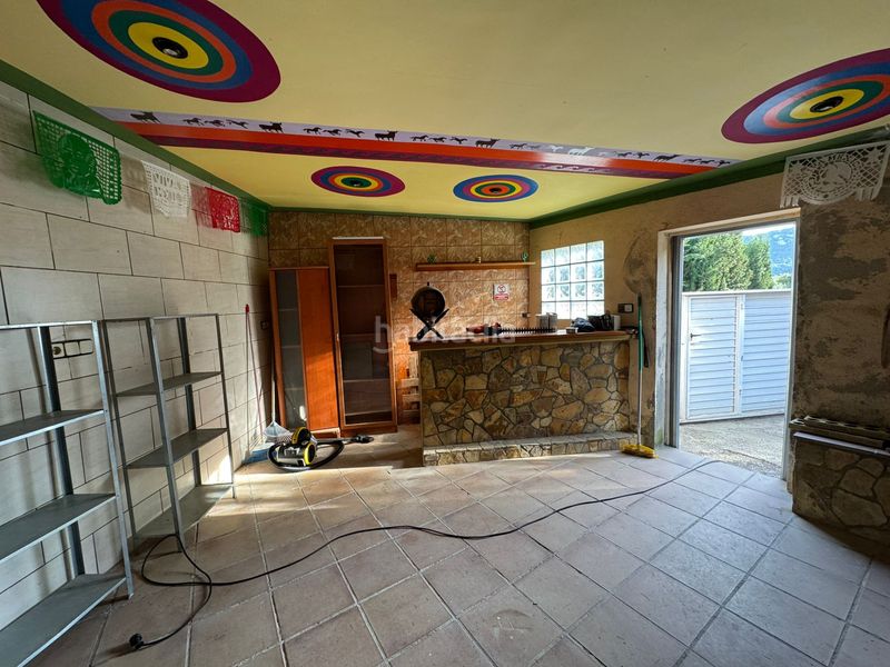 Foto 1a0139ab-6fb5-4c27-a05c-ff5de6f1ab7f. Casa amb xemeneia calefacció aparcament piscina a Vallirana