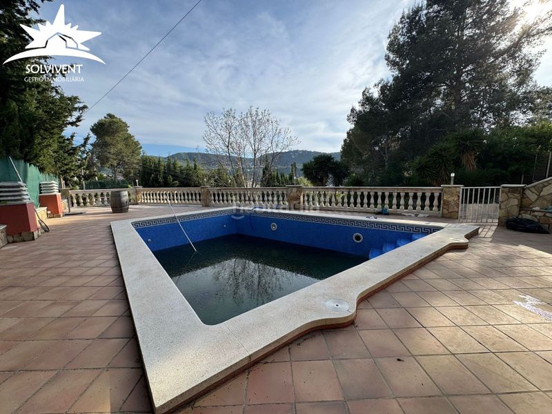 Foto 5b621c94-1046-47a3-bbd4-06e32dc00987. Casa amb xemeneia calefacció aparcament piscina a Vallirana