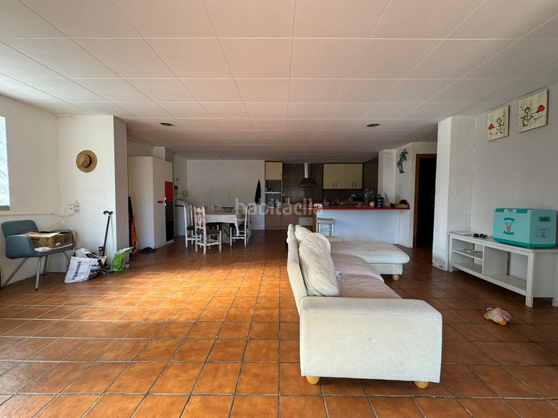 Foto 5e1a5bce-efc4-407b-a0c3-985a93a11558. Casa amb xemeneia calefacció aparcament piscina a Vallirana