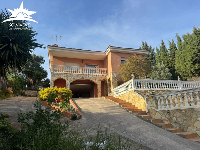 Foto 76a7ef66-18e7-4a57-8c1e-81770578092d. Casa amb xemeneia calefacció aparcament piscina a Vallirana