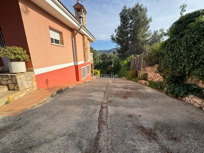 Foto d9017fdd-a68d-4b2f-a4e5-97f280cf951c. Casa amb xemeneia calefacció aparcament piscina a Vallirana