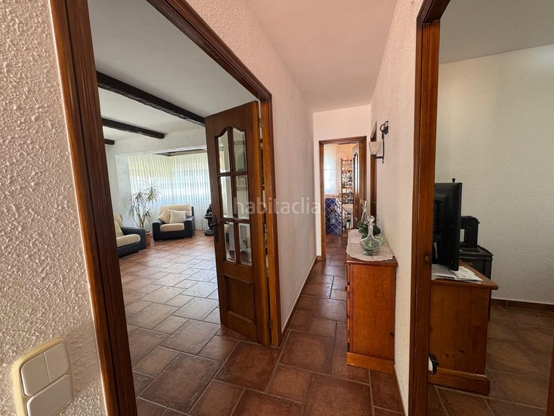 Foto 7d88f1e8-56fb-4521-b195-9f0db5116a8b. Chalet en Corbera de Llobregat