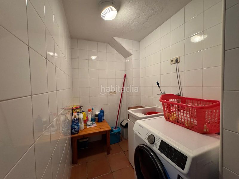 Foto b2e3c45e-ec2c-4fa2-8e3e-812b1cfeb879. Xalet amb xemeneia calefacció aparcament piscina a Corbera de Llobregat