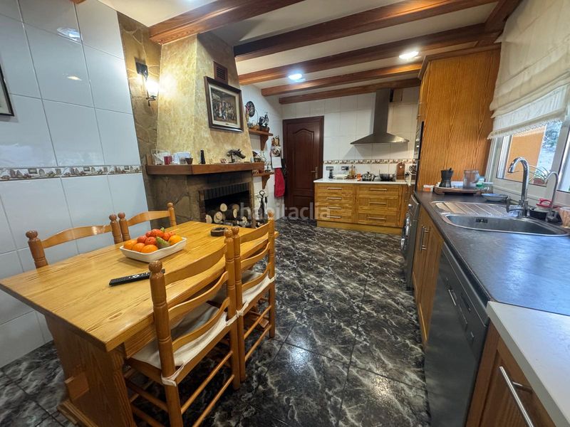 Foto d78c8d0a-05cc-42e2-ba01-d5aed5adc1d8. Casa amb xemeneia calefacció a Corbera de Llobregat