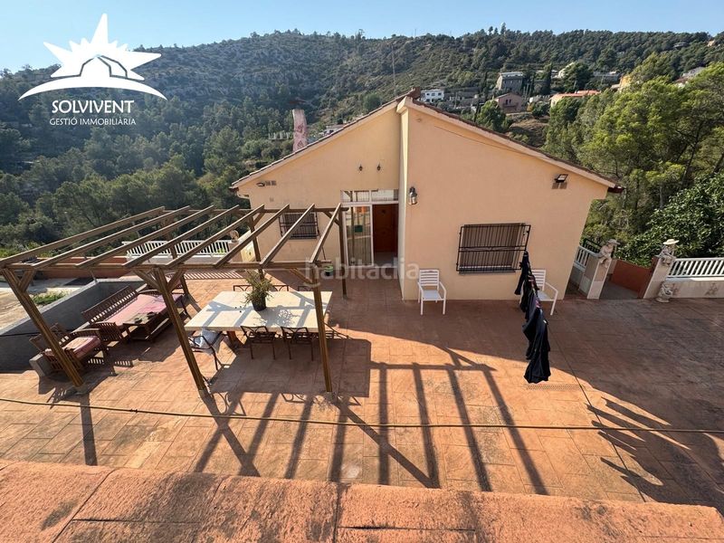 Foto 16fd1063-3463-4983-a279-b2f6a6ea31f6. Casa a Olesa de Bonesvalls