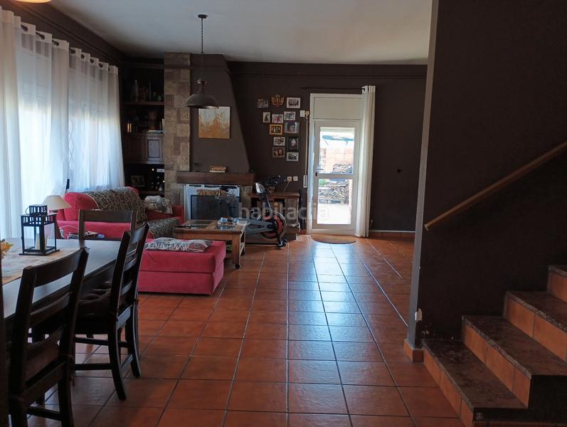 Foto c3e4406e-2161-4e7b-a97a-584968ce47a6. Maison avec cheminée chauffage parking dans Cervelló