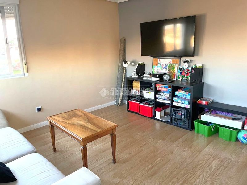 Foto 5c1e5021-5db9-4e1a-a63f-6ac7b047d2d2. Piso  en venta en Oropesa