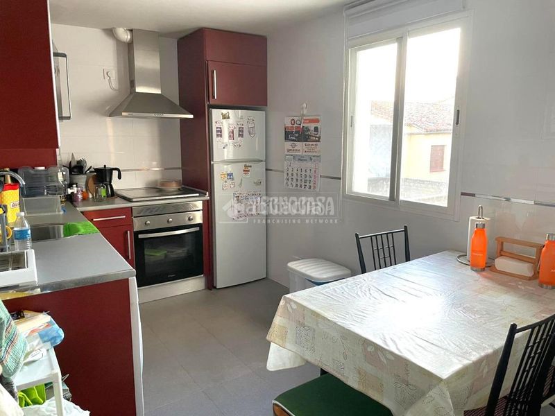 Foto b12d88b3-b805-4f43-9e85-6225f8d6c79a. Piso  en venta en Oropesa