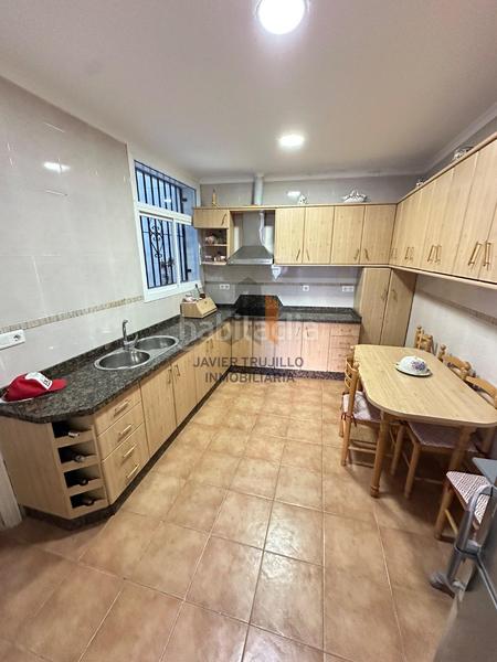 Foto e0fcff83-8a43-42a2-ba6c-02b8948e8c9c. Semi detached house with parking in Caleta de Velez