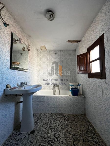 Foto c9919bdf-9f5f-45cb-abe7-96452d02f374. Semi detached house in Canillas de Aceituno