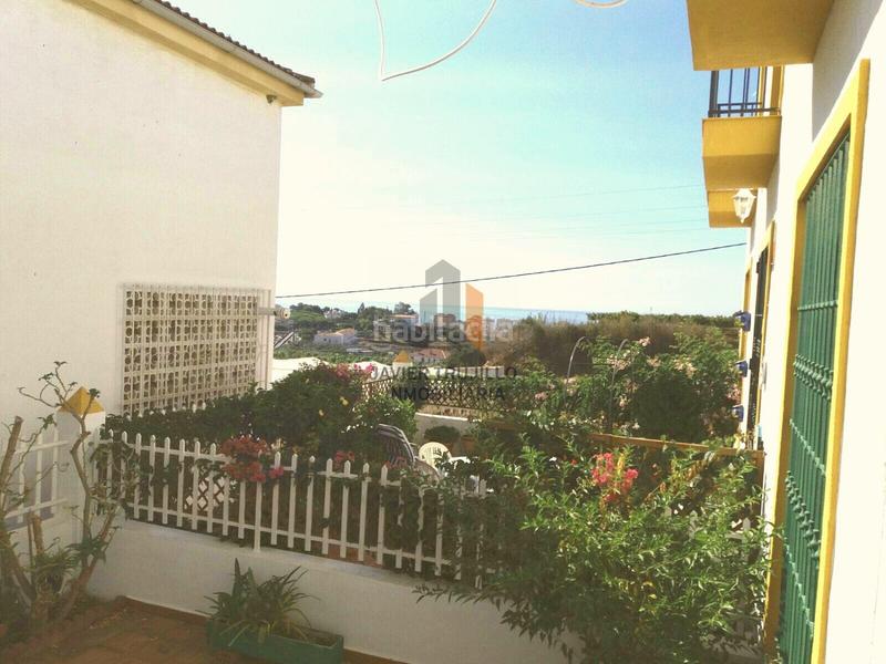 Foto 0d4c886a-544d-4b01-a36f-e3e5fa233b63. Rent semi detached house in Trayamar Algarrobo