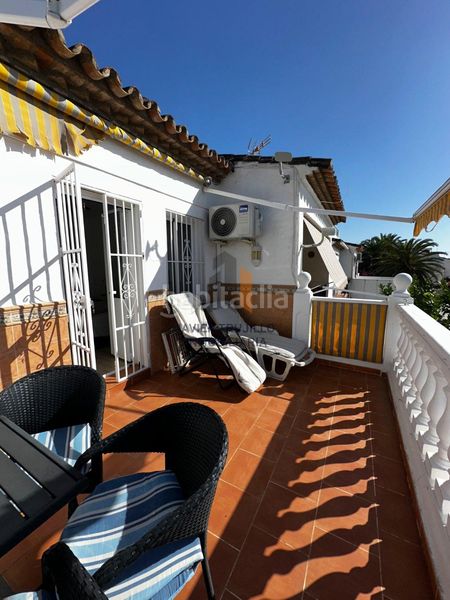 Foto 03c44063-b641-4f32-8ee1-4b8f22c4bdfa. Casa adossada amb aparcament piscina a Avda Pescia - Ctra de Frigiliana Nerja