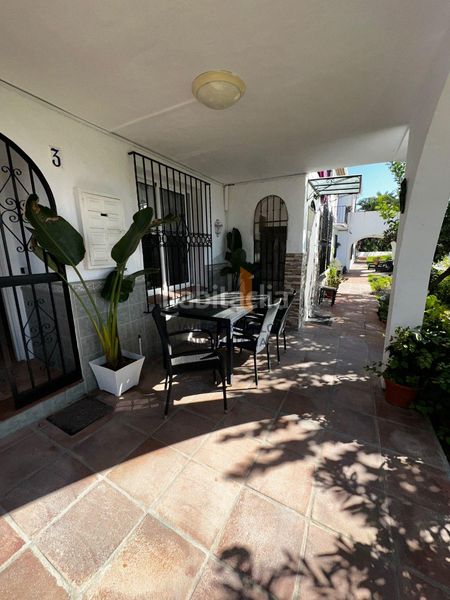 Foto 2379673a-3b6f-4b75-ad8f-a65ed6ff0e85. Casa adossada amb aparcament piscina a Avda Pescia - Ctra de Frigiliana Nerja