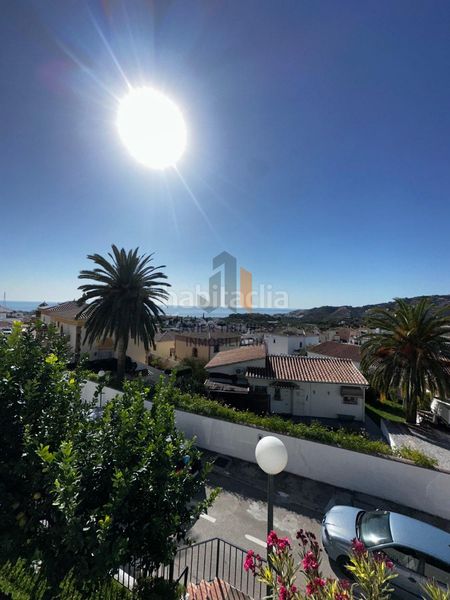 Foto 48fa7996-f1f5-41a5-91d7-27d1120c80ba. Casa adossada amb aparcament piscina a Avda Pescia - Ctra de Frigiliana Nerja