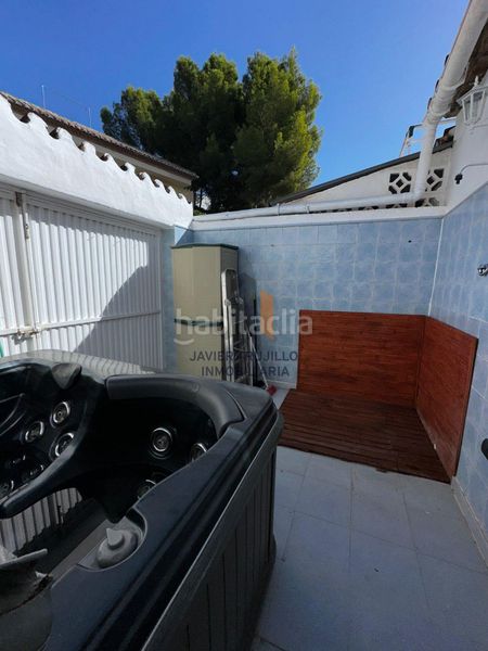 Foto 59b90270-1a28-4a14-af50-4daf56169291. Casa adossada amb aparcament piscina a Avda Pescia - Ctra de Frigiliana Nerja