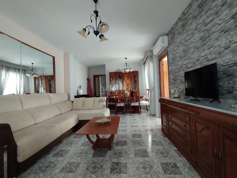 Foto ccadfa83-739f-42b8-a356-7099ba9f2490. Flat in Avda Pescia - Ctra de Frigiliana Nerja