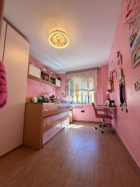 Foto 94c1962b-3f03-4005-b29d-187e844314d5. Piso en Caleta de Velez