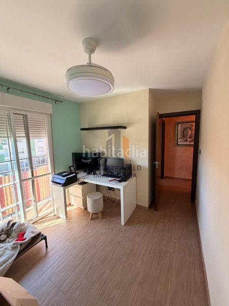 Foto a2bb1390-0b4c-4933-8321-478304cad40b. Piso en Caleta de Velez