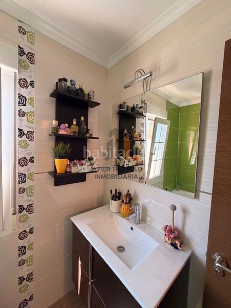 Foto d8734334-0875-4b2c-805f-e09119b9b870. Piso en Caleta de Velez