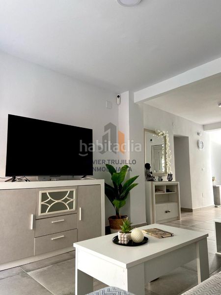 Foto 1dd28cd7-3a07-4a58-8314-3178cb90abf6. Casa aparellada a Poniente-Faro Torre del Mar