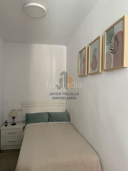Foto ba50d31e-8f1c-44c3-ac9f-cf135de2ab10. Casa aparellada a Poniente-Faro Torre del Mar