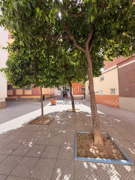 Foto a46e21ff-ef1e-40a8-90a4-3bfc5a9a6bff. Local comercial a Centro Torre del Mar