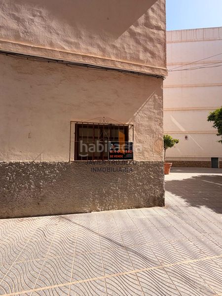 Foto dbff74b9-8baa-4bb6-a686-dcc93a3c5c83. Local comercial a Centro Torre del Mar