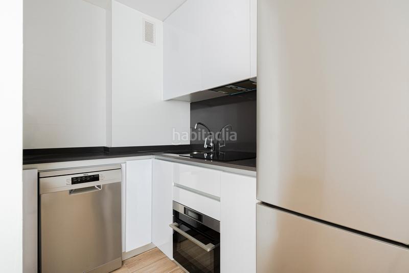 Foto 7f142ead-0491-42db-b9d9-d48438996470. Rent studio in fuente del saz 6 in Hispanoamérica-Bernabéu Madrid