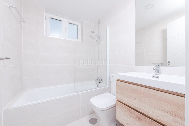 Foto b3c4f54c-d1a6-44f5-bfe7-ccfd2d5881dd. Piso en San Pascual Madrid
