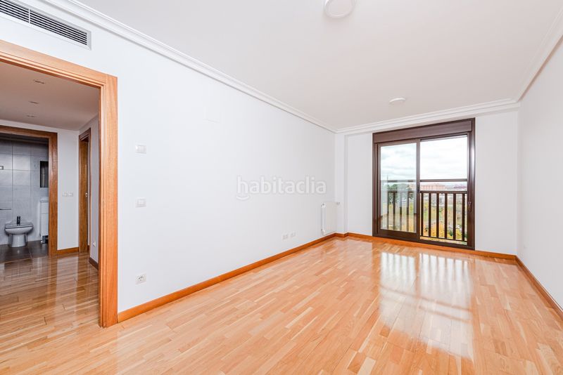 Foto 55613e00-3462-42e0-8a8f-a45b5cbaa8b3. Pis a Villaverde Alto Madrid