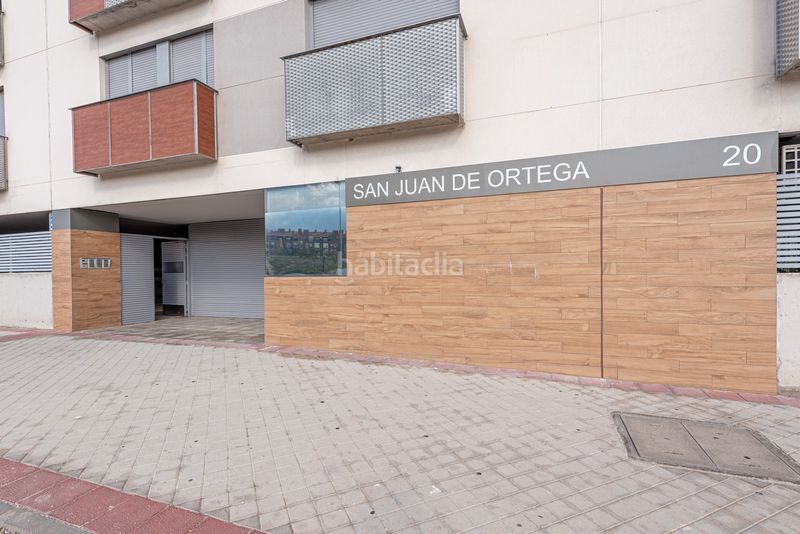 Foto dfcb7ee6-c6b1-4f19-a84c-a84566f52e00. Aparcament cotxe a Las Tablas Madrid