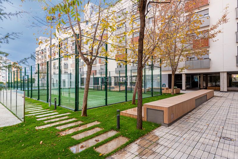 Foto fafbf354-b018-48f0-9bd8-2f416f9e237f. Aparcament cotxe a Las Tablas Madrid