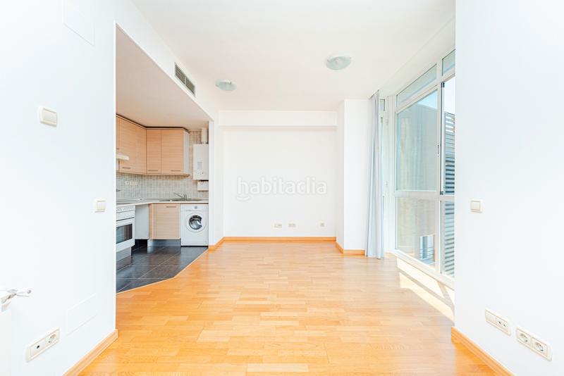 Foto 6c299885-f64f-4305-a5ec-df43cc0703d6. Rent studio in calcio 2 in Butarque Madrid