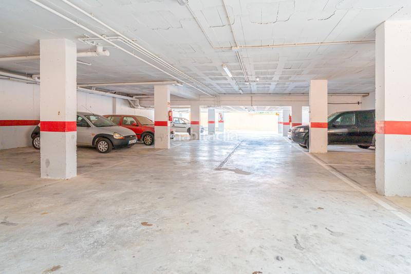 Foto f3069f4b-60a2-4d14-8413-838061e0576c. Autoparkplatz in de la mar 17 in Capdepera poble Capdepera