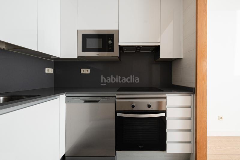 Foto aa8b5109-ac43-44de-a2d1-3dbb1a752f3a. Piso en euro 21 en PAU de Carabanchel Madrid