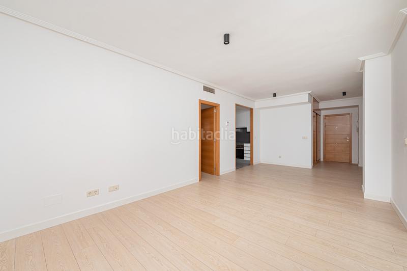 Foto d3b957fa-9eb7-4848-9749-93c621a3f61c. Piso en euro 21 en PAU de Carabanchel Madrid