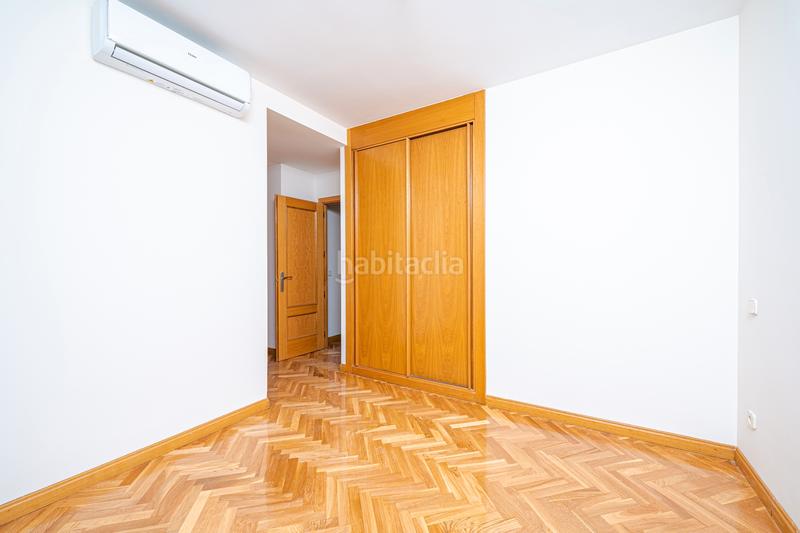 Foto 3c05864d-7cad-4ebe-a42c-12e6e6d9d8dd. Pis a golfo de salónica 63 a Costillares Madrid