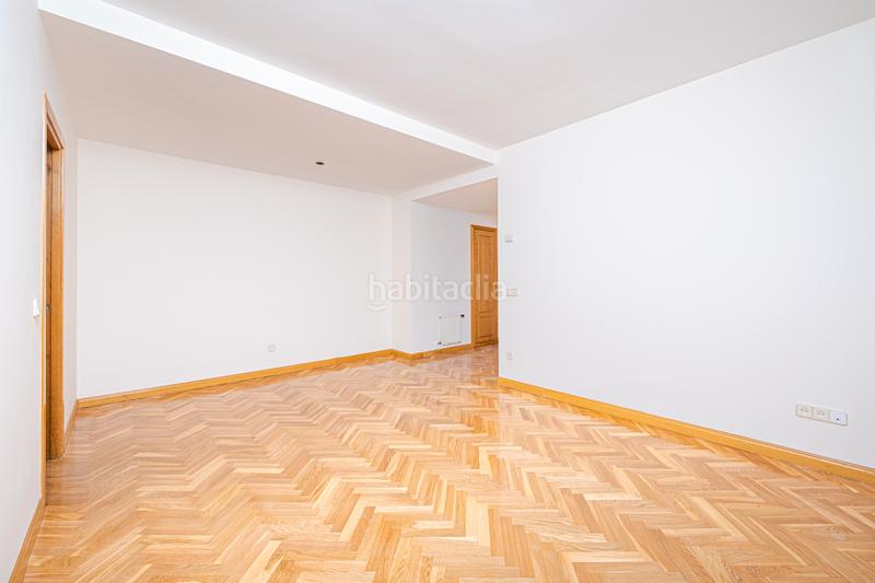 Foto bc6a6837-bf91-45c7-a4b0-4265277239a3. Pis a golfo de salónica 63 a Costillares Madrid