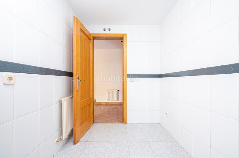 Foto cbce1eb6-1d22-4b61-907d-674c1937ba23. Pis a golfo de salónica 63 a Costillares Madrid