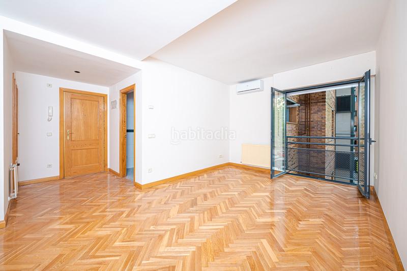 Foto edc0a725-7614-4b4a-b593-872c2d1121ba. Pis a golfo de salónica 63 a Costillares Madrid