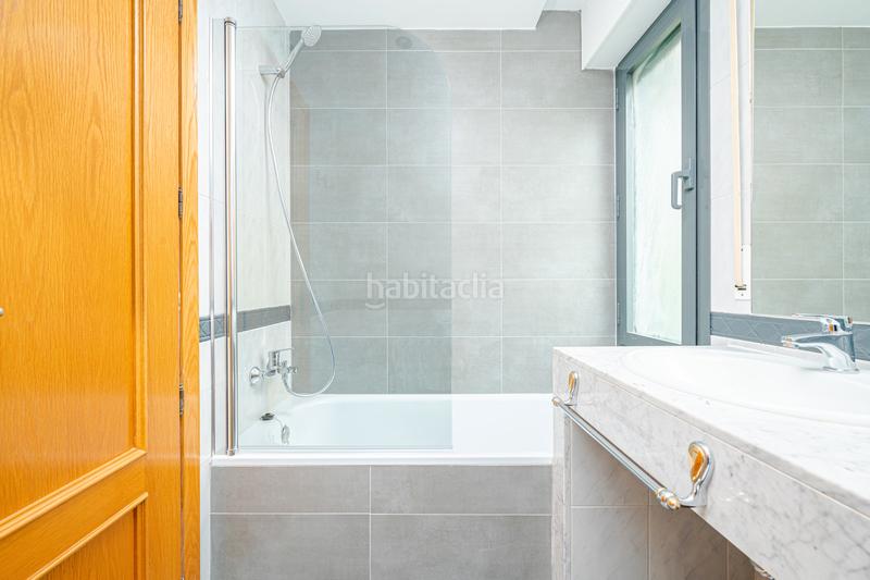 Foto 2ca395d3-ea05-4aeb-9509-d56561a80be3. Piso en golfo de salónica 63 en Costillares Madrid