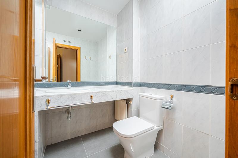 Foto 3f49c5e7-dabc-47ea-9edd-5d94a786ad29. Piso en golfo de salónica 63 en Costillares Madrid