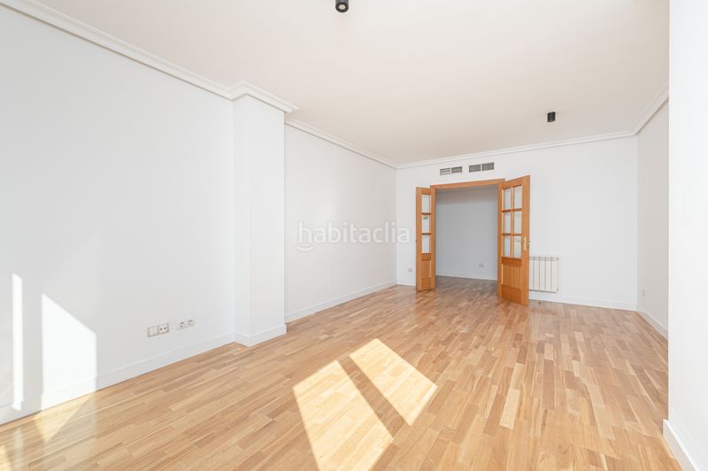 Foto fdda2532-7031-4d64-8755-e8a702759c51. Piso en Legazpi Madrid