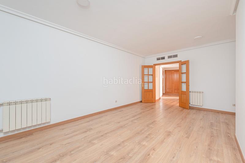 Foto 1290211f-e9a3-47f0-a600-e12b62ee1228. Piso en planetario 1 en Legazpi Madrid